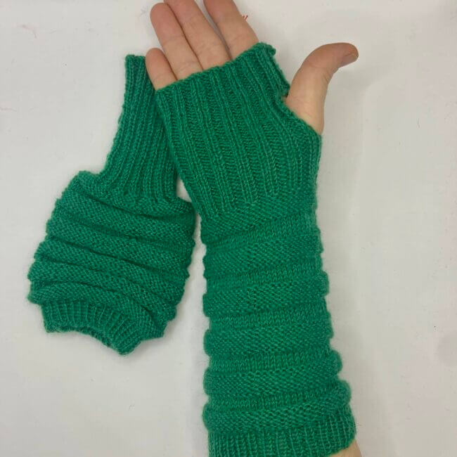 Handstulpen Grün Akkordeon